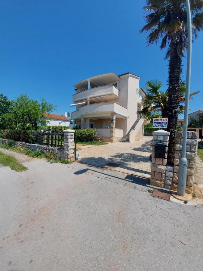 מדולין Emma Demarin Apartments מראה חיצוני תמונה