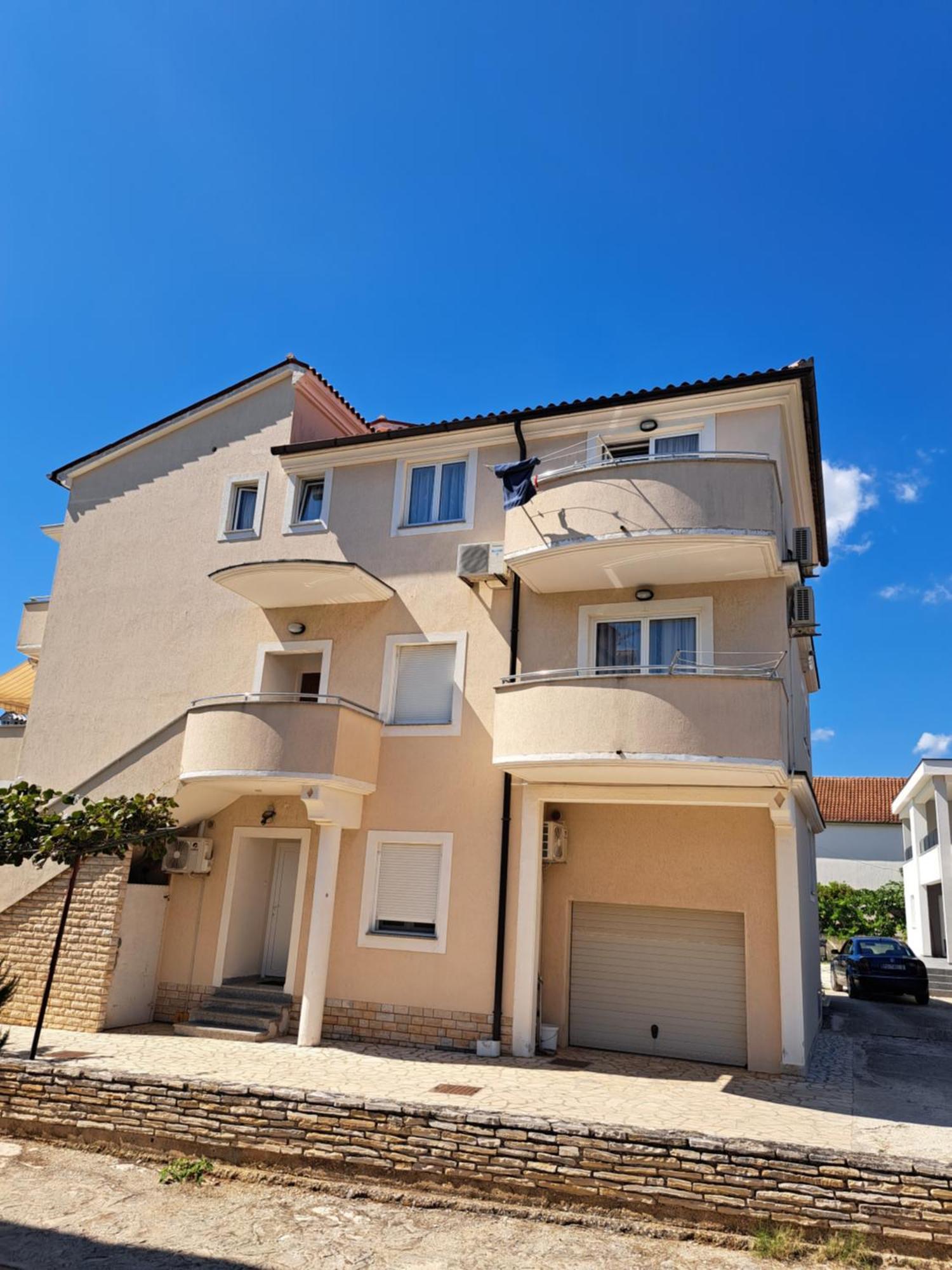 מדולין Emma Demarin Apartments מראה חיצוני תמונה